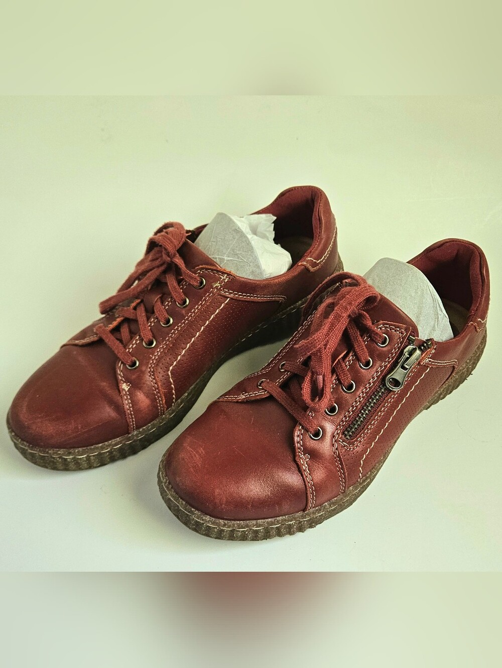 Clarks Caroline Janna Leather Sneakers In Box 7.5 Red - Picture 3 of 6